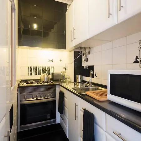 Ola - Bairro Alto I * Lissabon